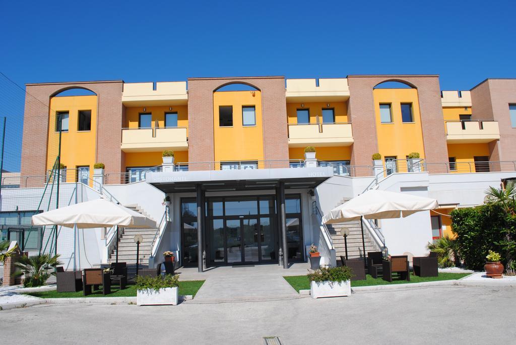 Hotel La Tavernetta Кампобасо Екстериор снимка